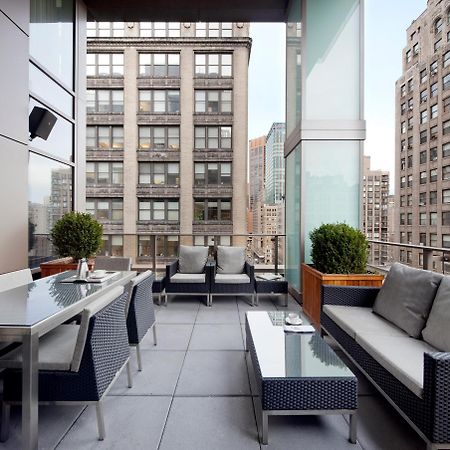 Отель Royalton Park Avenue Нью-Йорк Экстерьер фото The terrace of a duplex penthouse