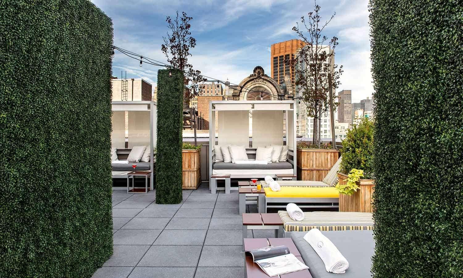 Отель Royalton Park Avenue Нью-Йорк Экстерьер фото Rooftop pool at the Standard East Village