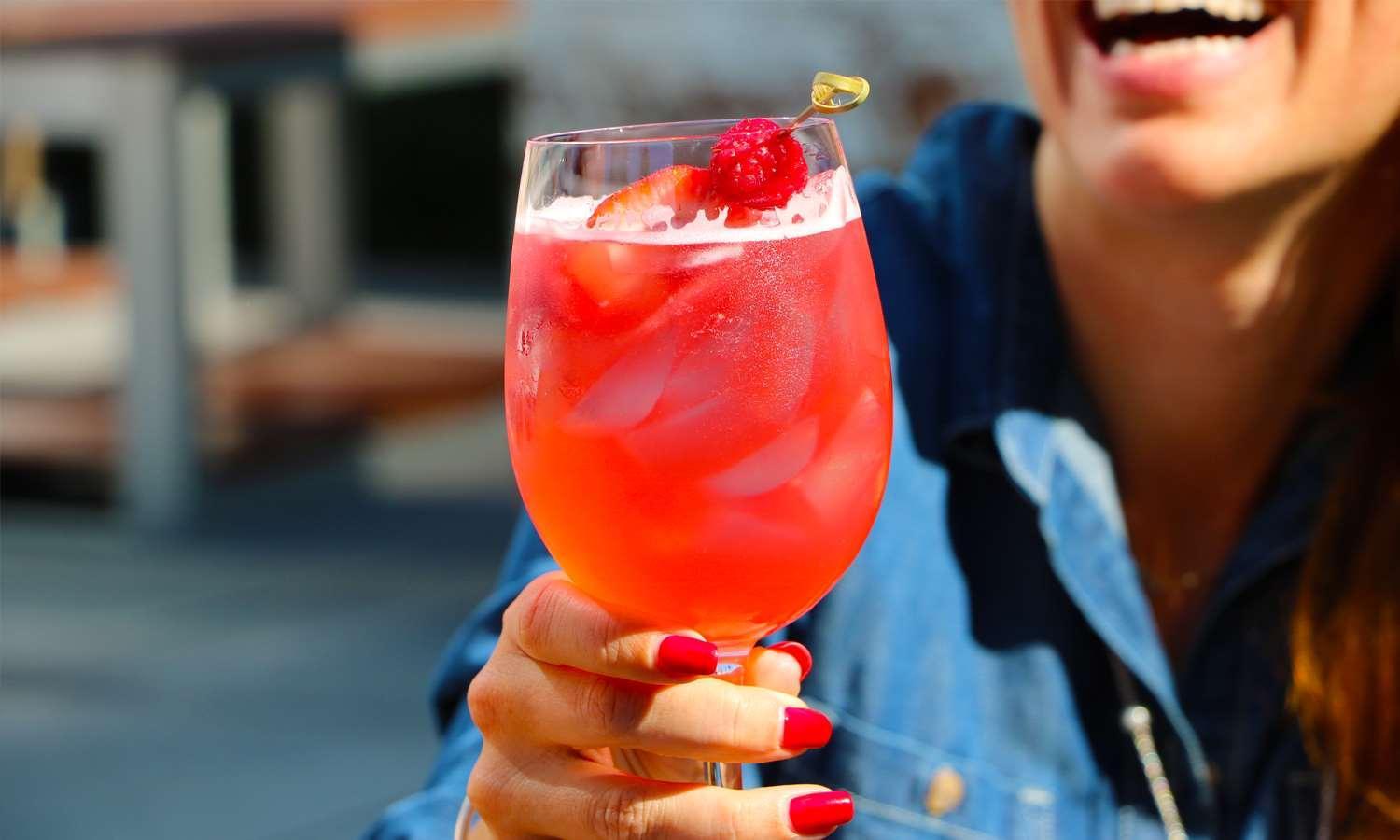 Отель Royalton Park Avenue Нью-Йорк Экстерьер фото A strawberry bellini