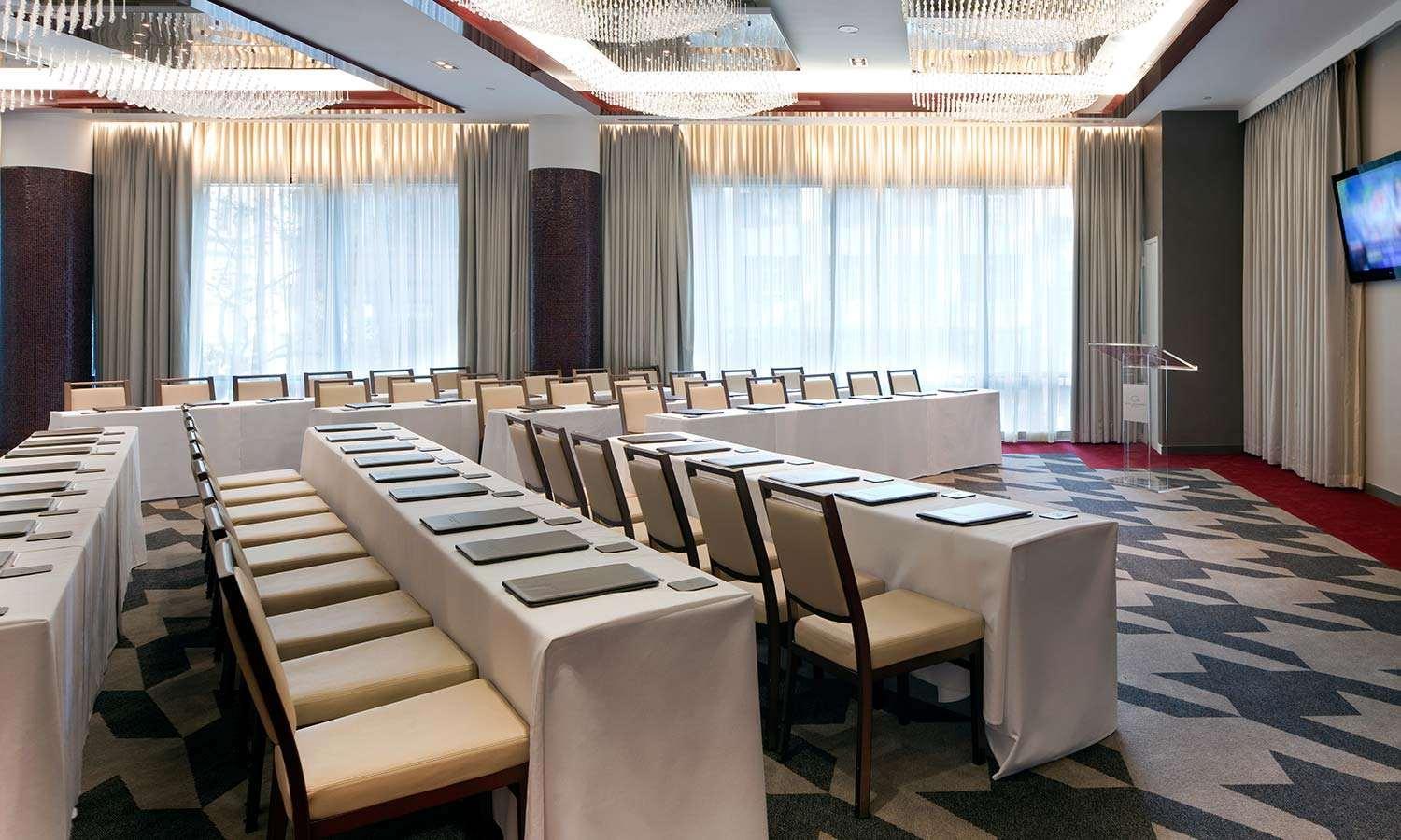Отель Royalton Park Avenue Нью-Йорк Экстерьер фото Meeting room