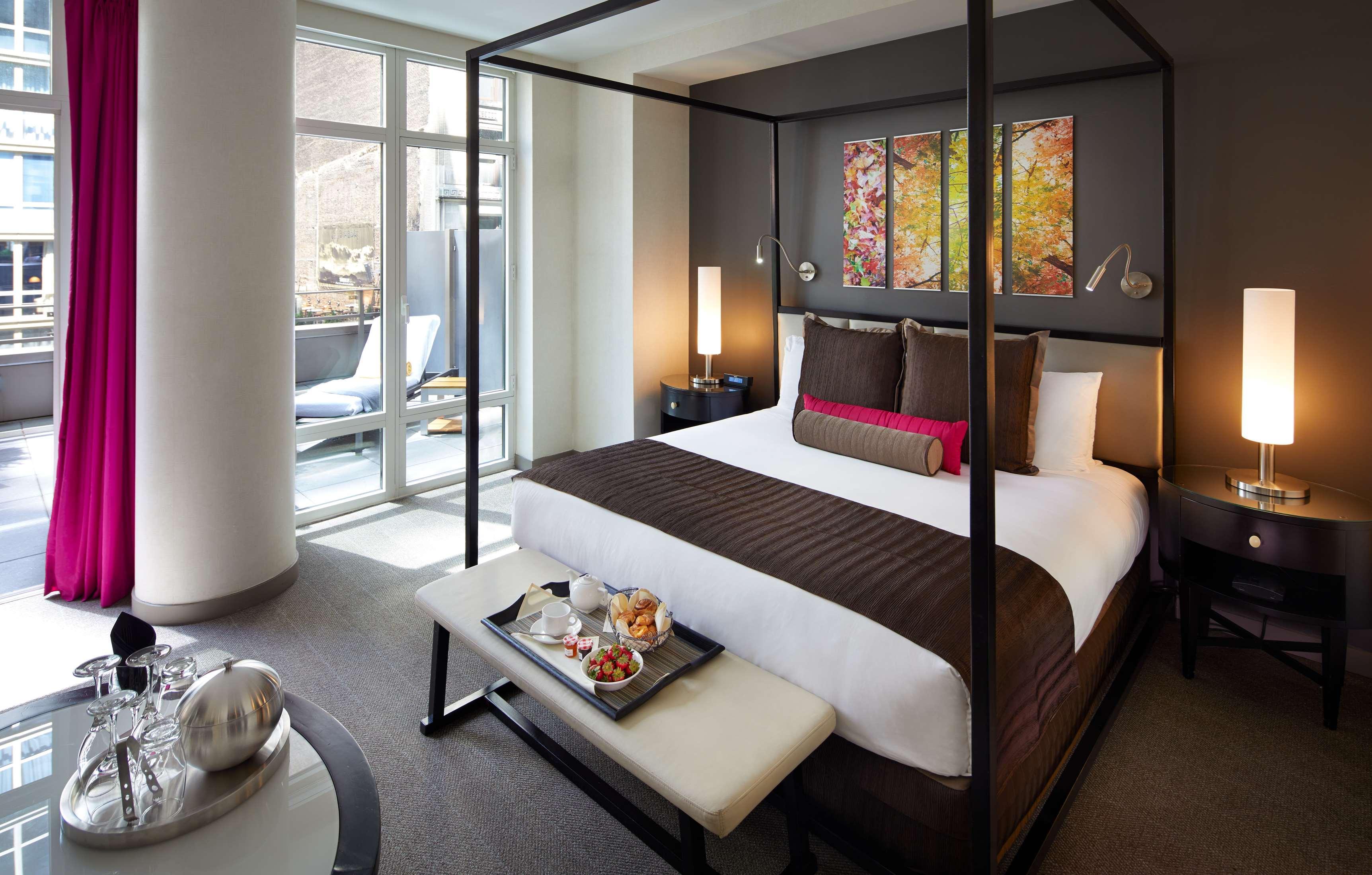 Отель Royalton Park Avenue Нью-Йорк Экстерьер фото A bedroom at the Mandarin Oriental Washington DC